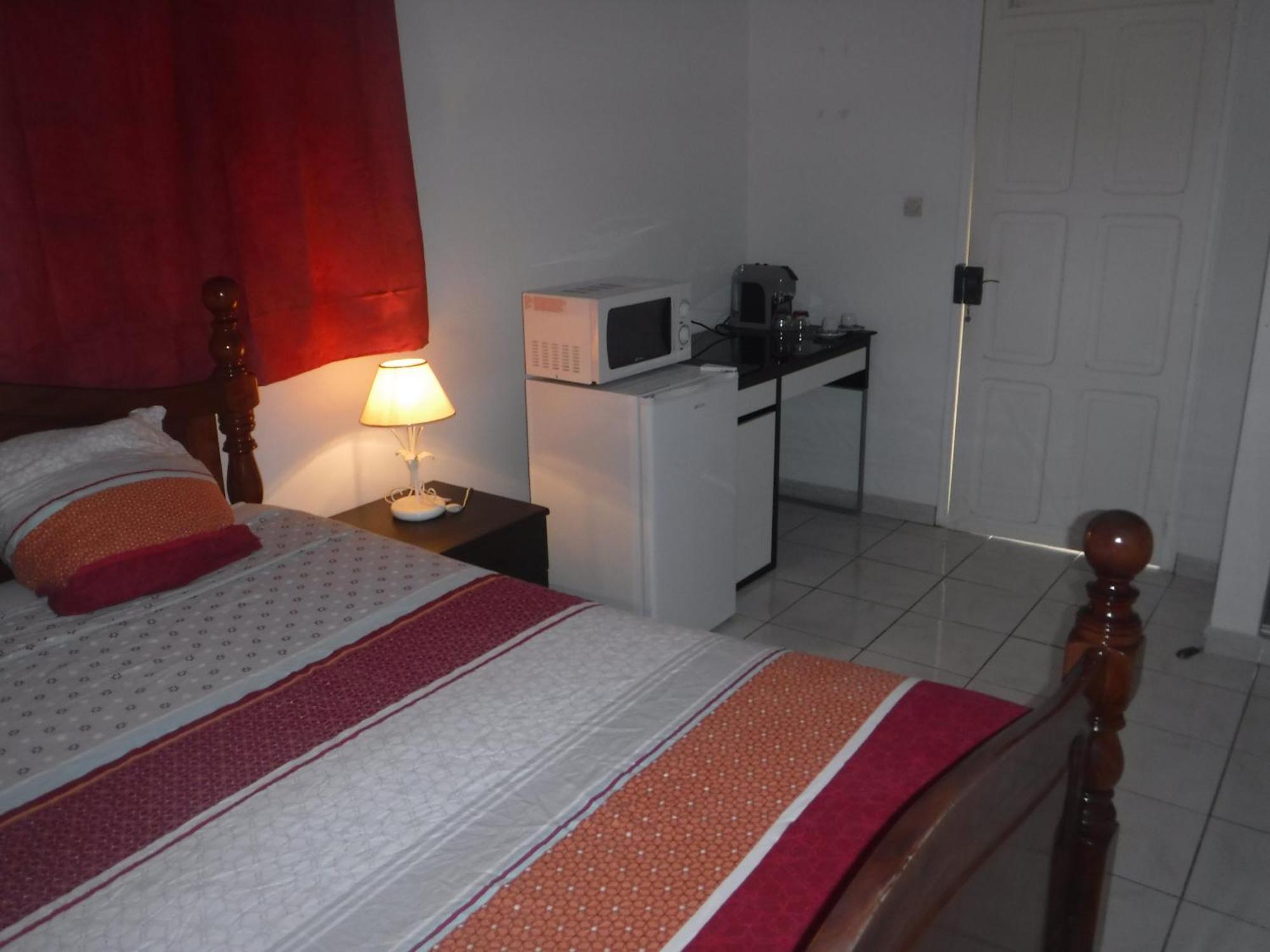Bed and Breakfast Manikou Ле-Воклен Экстерьер фото